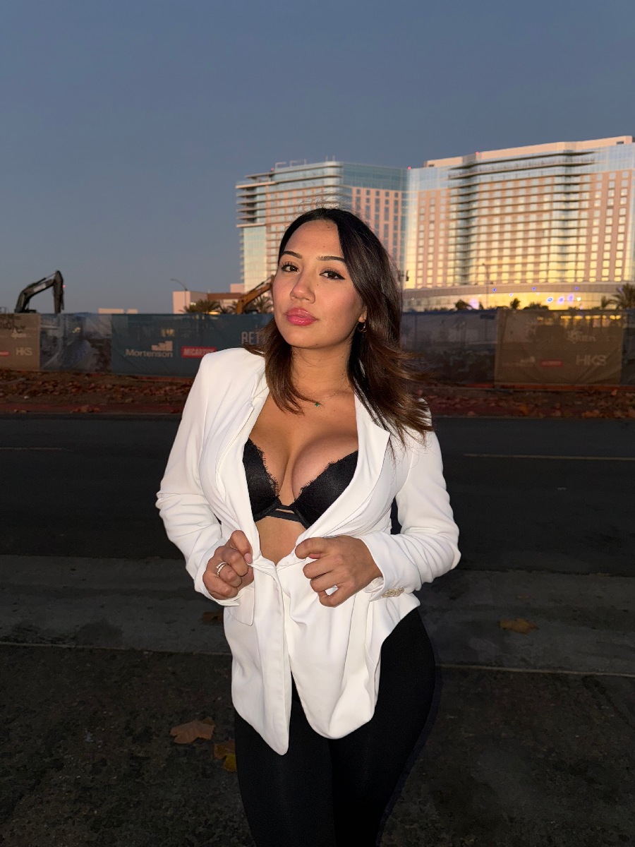 Take a pause and enjoy Ali Cruz — streaming from Abu Dhabi