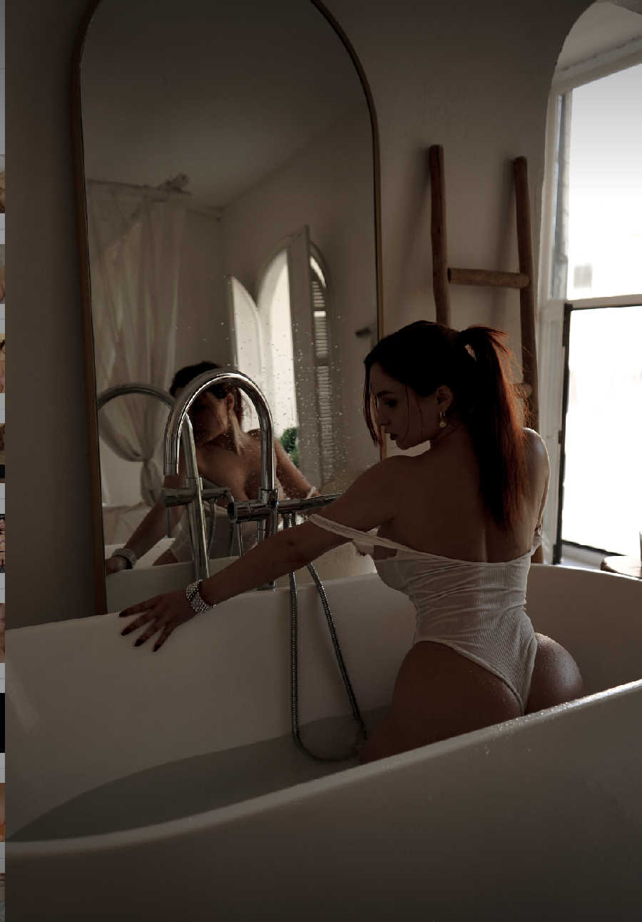 A playful frame from Miranda Faith nude — online in Abu Dhabi