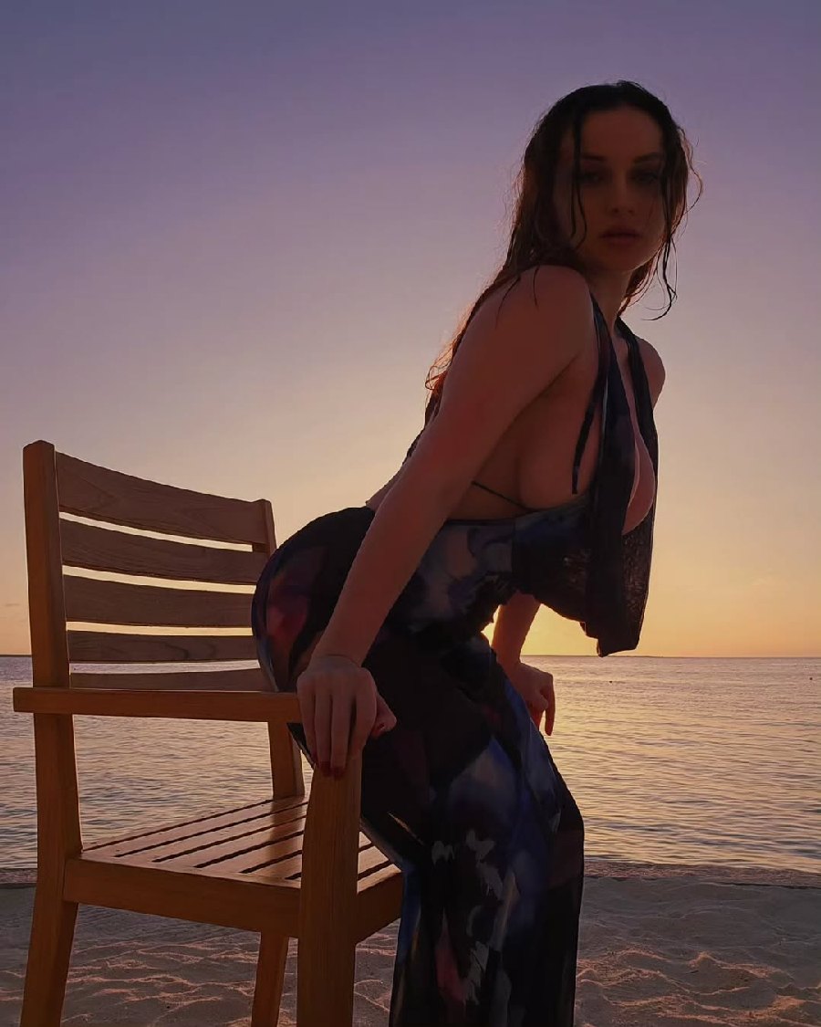 Sexy girl Miranda Faith nude in Abu Dhabi