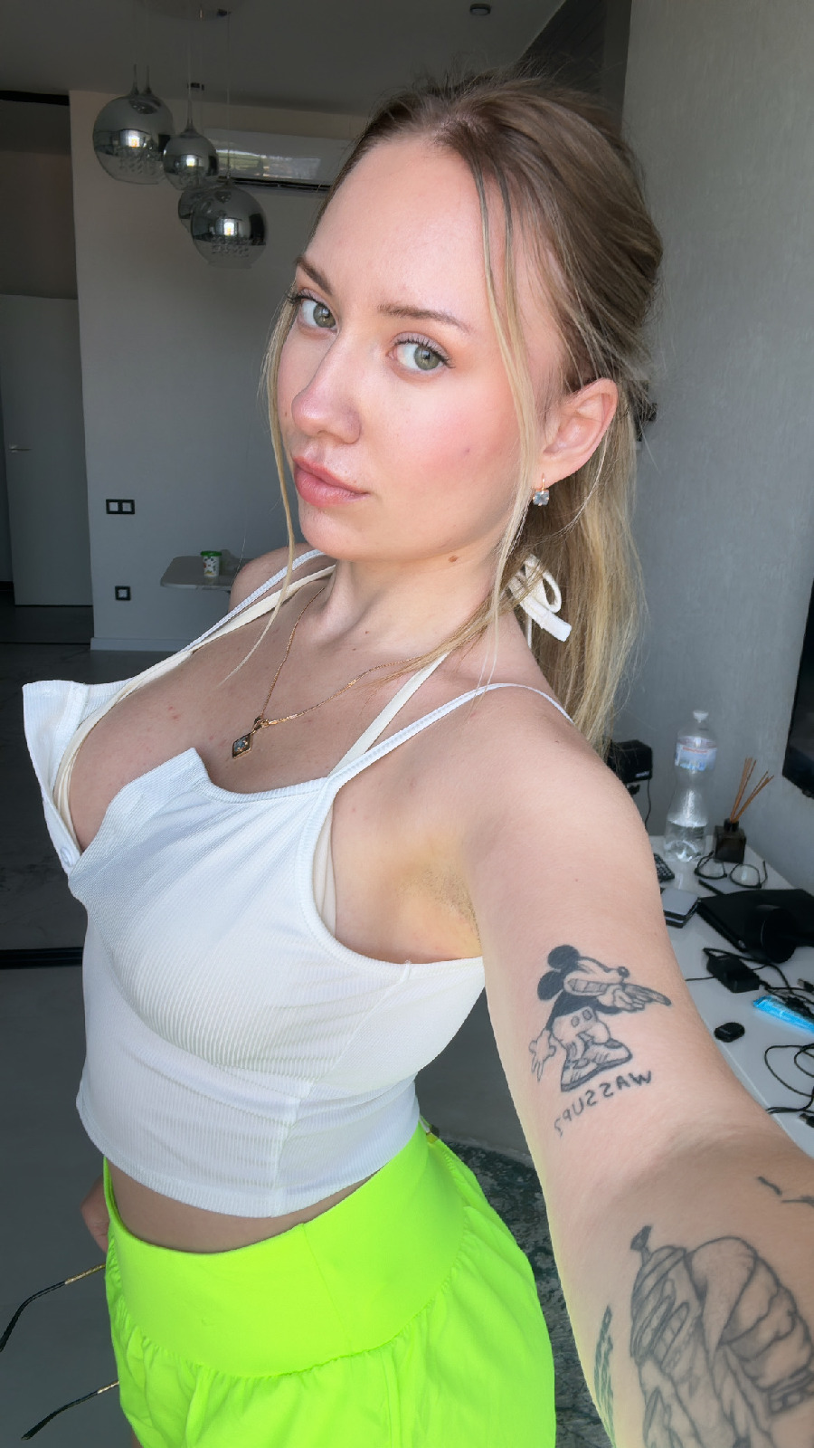 KateV in her underwear in Abu Dhabi