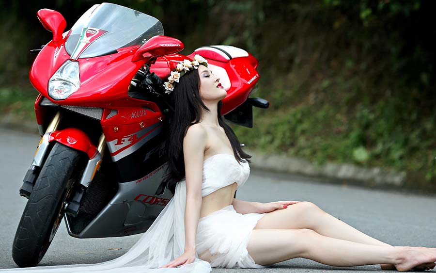 Beautiful girls and motorcycles in Abu Dhabi