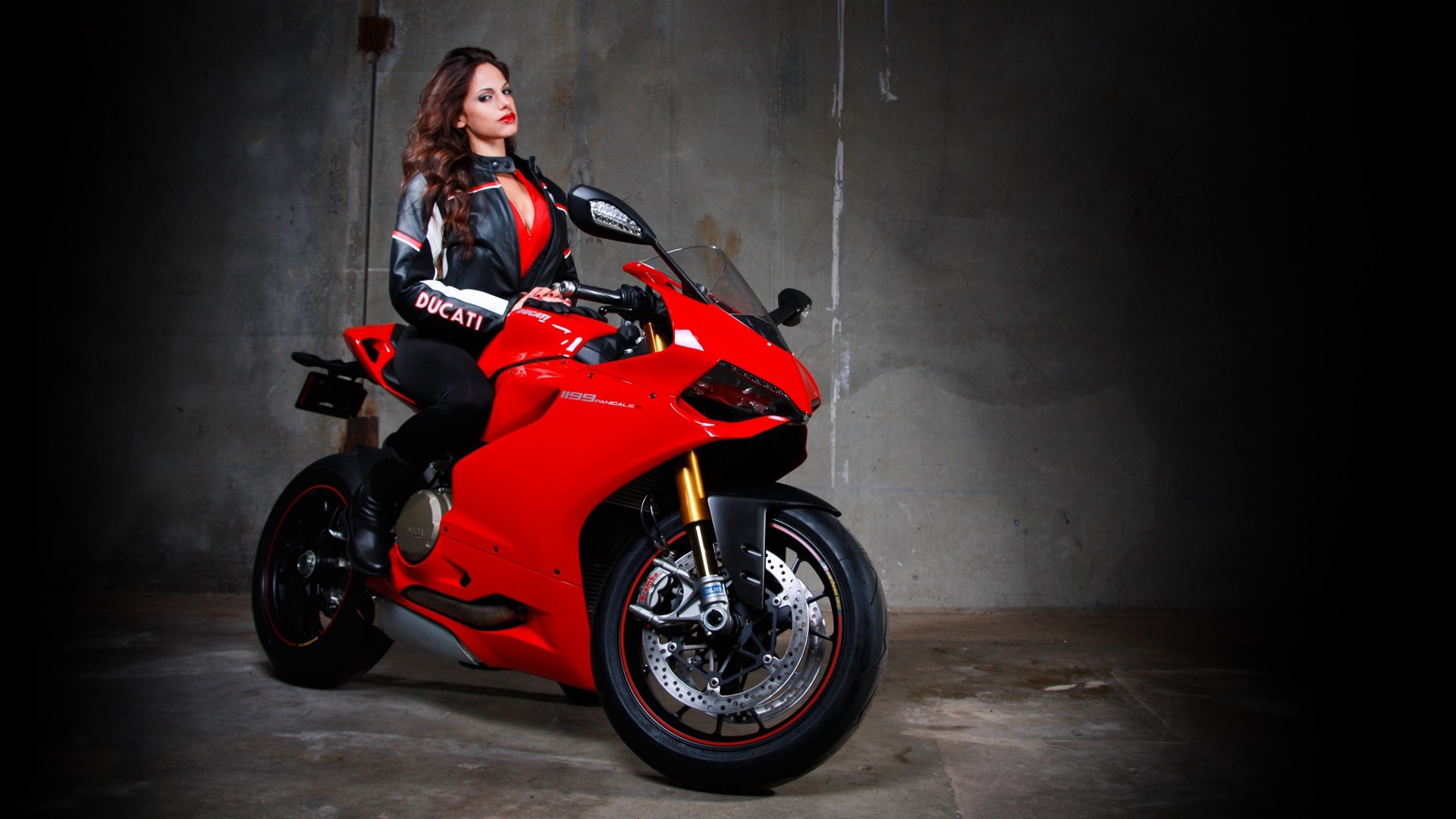 Beautiful girls and motorcycles in Abu Dhabi