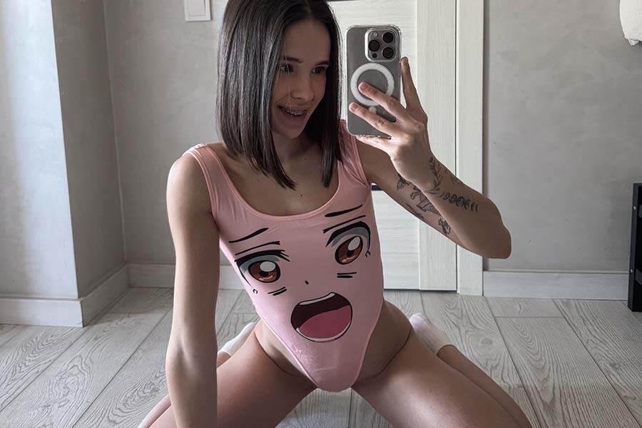 Model Tina in Abu Dhabi